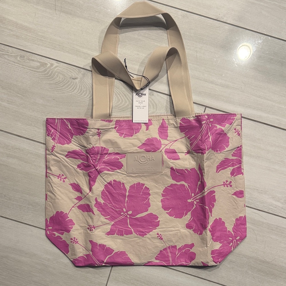 ALOHA Collection Beige and Pink Floral Daytripper Salina Tote